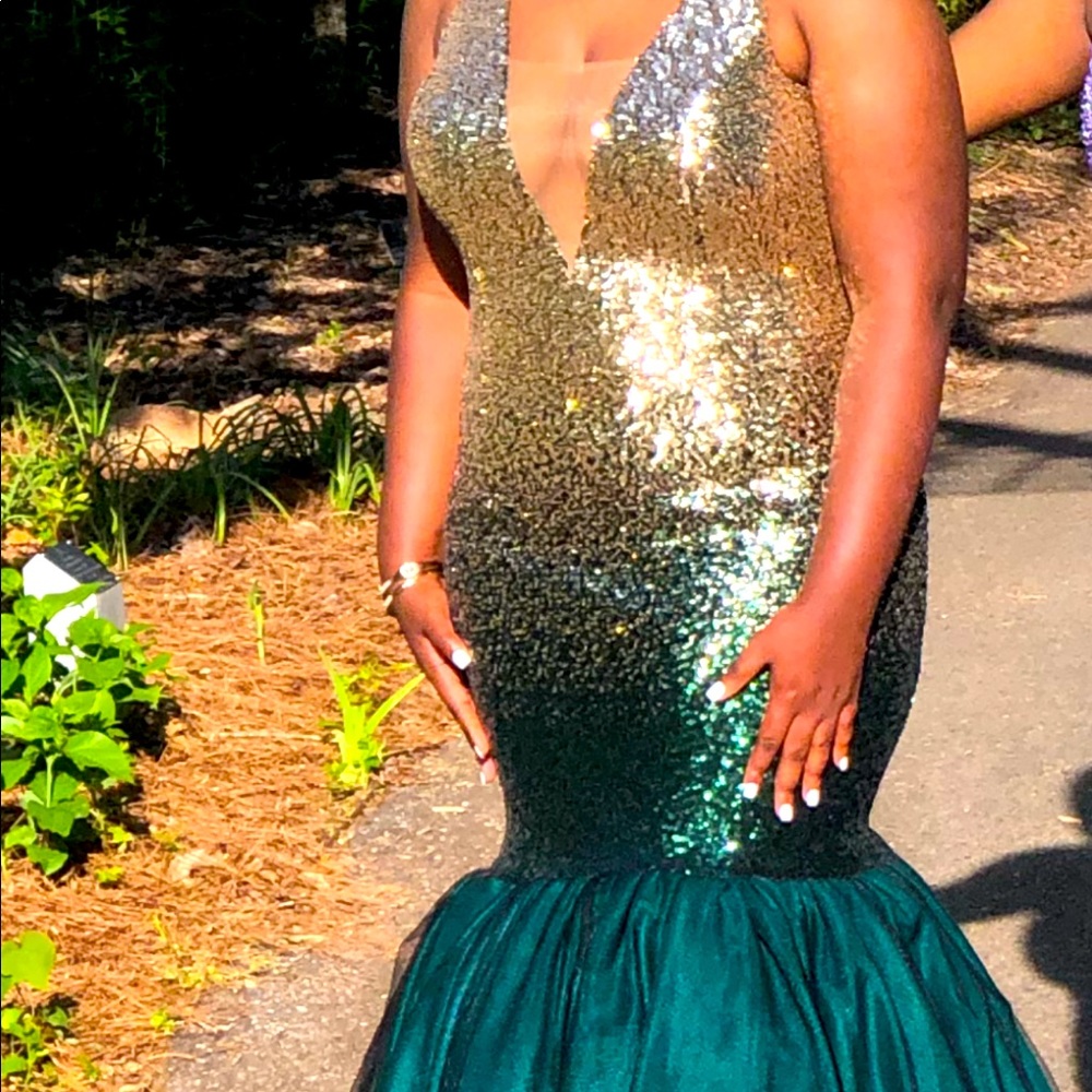 Beautiful, vibrant gold and emerald dress.